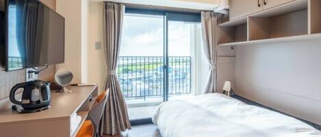 1 bedroom, desk, free WiFi, bed sheets