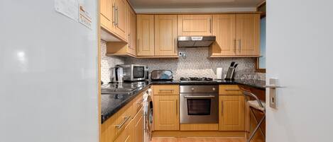 Fridge, microwave, oven, coffee/tea maker