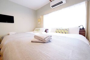 1 bedroom, desk, iron/ironing board, free WiFi - Yumenoya 2025 min walk from Yoyogi Station 2 mi - Yoyogi Flats 202 141 Yoyogi Shibuyaku Tokyo / Shibuya-ku Tokyo (Shibuya-ku)