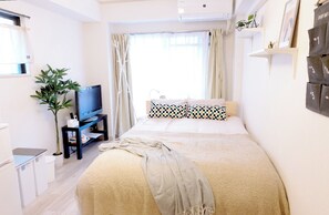 1 chambre, fer et planche à repasser, Wi-Fi gratuit, draps fournis