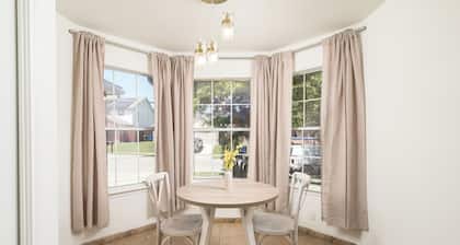 Spacious 4BR w Game Room - 15 min to Seaworld