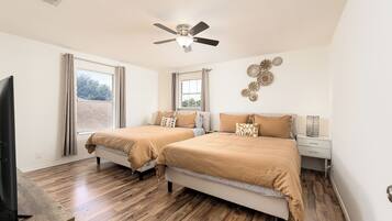 4 bedrooms, desk, iron/ironing board, travel crib