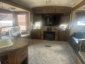 تلفزيون ذكي