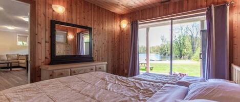 8 habitaciones, escritorio, wifi gratis y ropa de cama