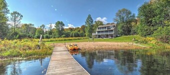 Large cottage great for large gathering / private beach/8br 4bath/stunning view
