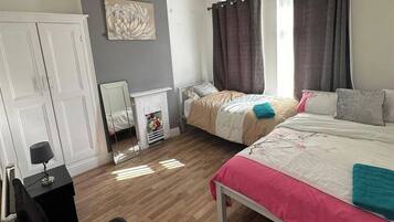 4 bedrooms, WiFi, bed sheets