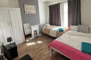 4 bedrooms, WiFi, bed sheets