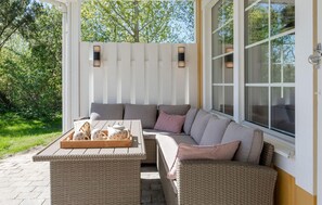 Outdoor dining - 3 bedroom cozy home in Hørve (Hørve)