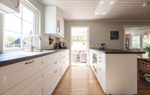 Kühlschrank, Herdplatte, Geschirrspüler