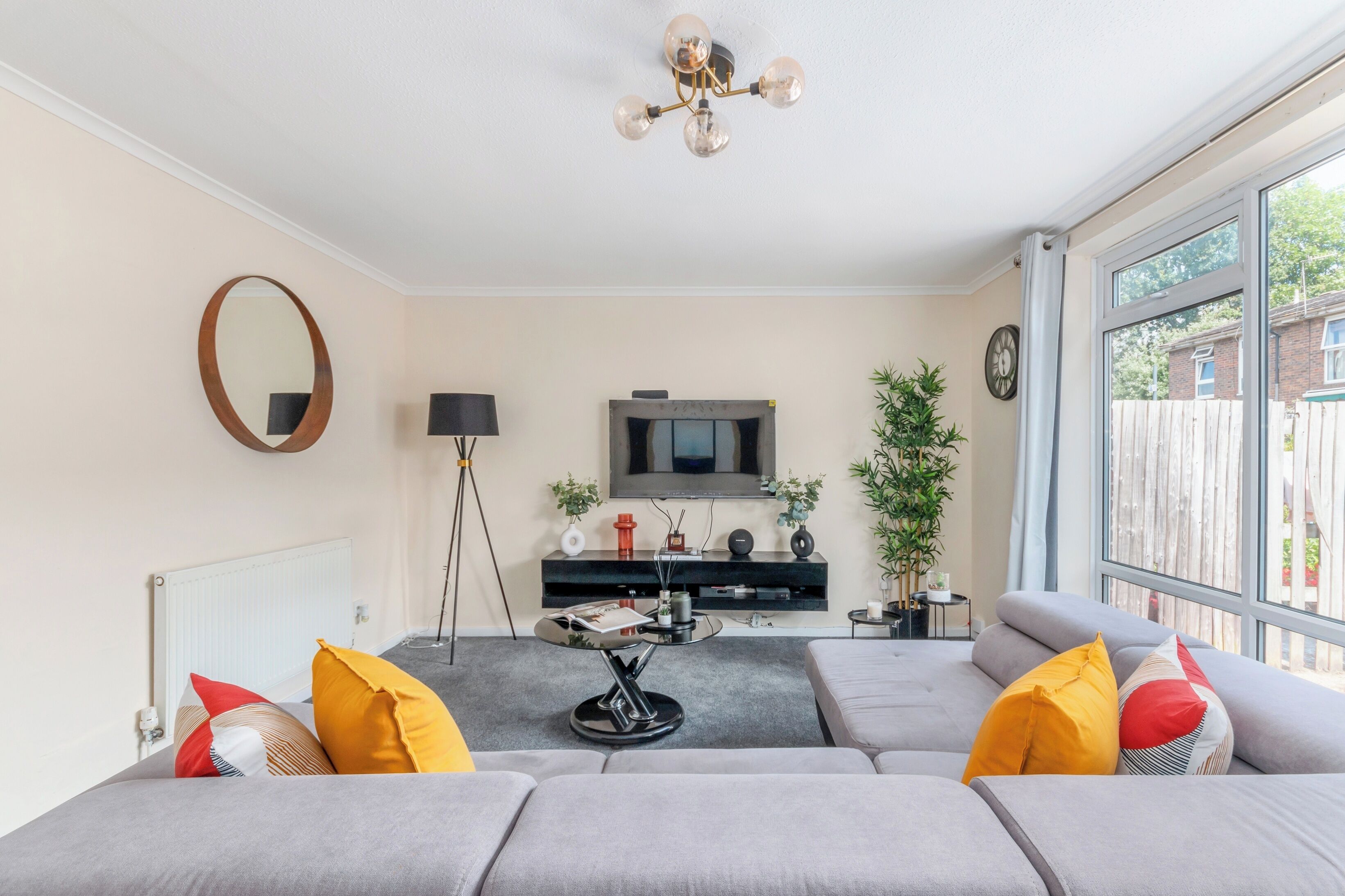 Fernseher, Stereoanlage