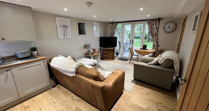 Rural Cottage-Full Kitchen-Pets Ok-Paddock