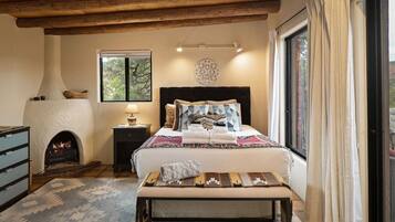 1 bedroom, iron/ironing board, travel cot, WiFi