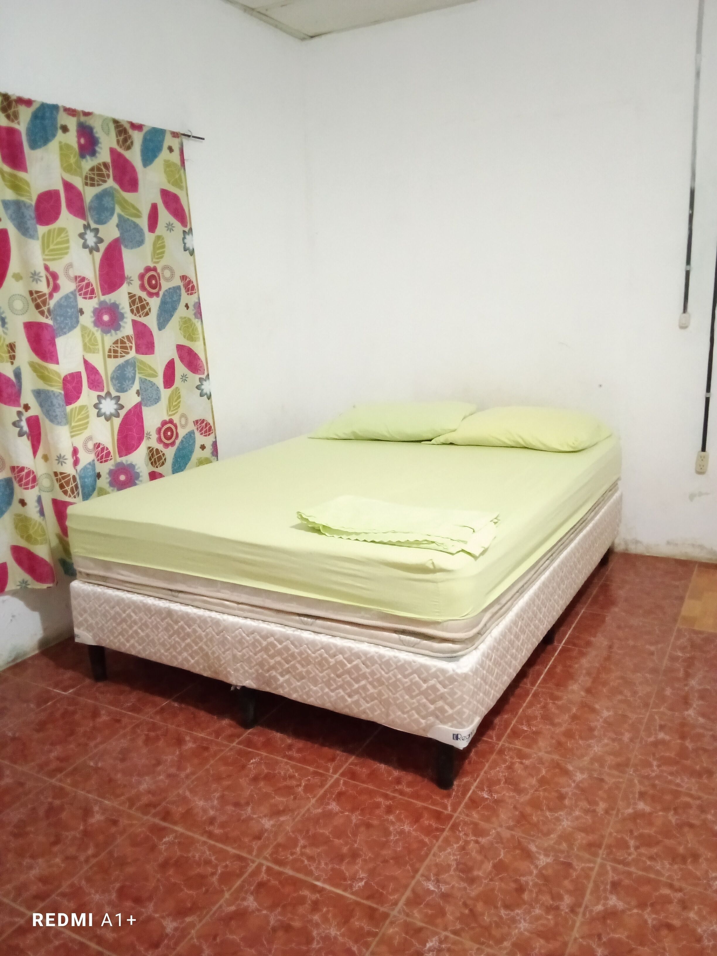 9 chambres, draps fournis