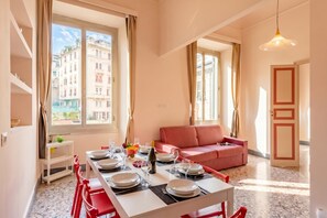 Dining - Wonderful Flat - Historic Center, Genova, Italy (Genova)