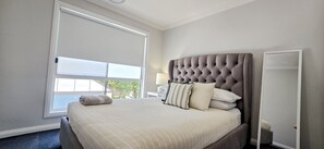 3 bedrooms, desk, iron/ironing board, travel crib