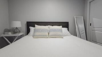 3 bedrooms, desk, iron/ironing board, travel cot