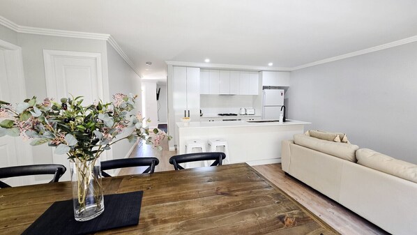 Interior - Three bedroom  in Australia, Wagga Wagga (Wagga Wagga)