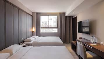 Elite Quadruple Room | Down comforters, minibar, blackout drapes, free WiFi