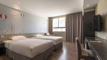 Business Twin Room | Down comforters, minibar, blackout drapes, WiFi (free)