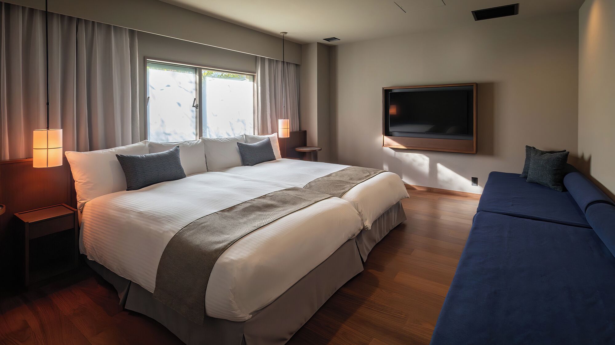 WiFi (free), bed sheets