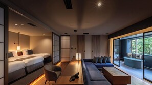 Chambre, non-fumeur (Kamoshika Family Suite, Private Sauna) | 1 chambre, accès au Wi-Fi (inclus)
