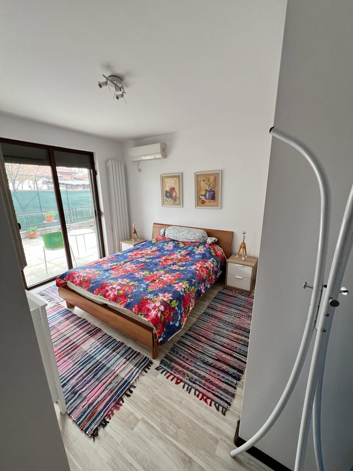 2 bedrooms, in-room safe, desk, iron/ironing board