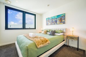 1 bedroom, iron/ironing board, free WiFi, bed sheets - Stylish One Bedroom Apartment With Free Parking (Auckland)