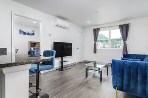 Interior - Grand Monarch! Luxury Boutique Living! Best for Extended Stays. (Johnson City)