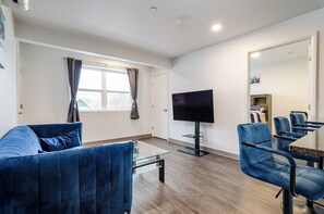 Smart TV, printers - Grand Monarch! Luxury Boutique Living! Best for Extended Stays. (Johnson City)