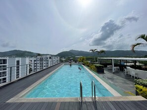 Outdoor pool - Rego 2 Bedroom Apartment (Chalong)