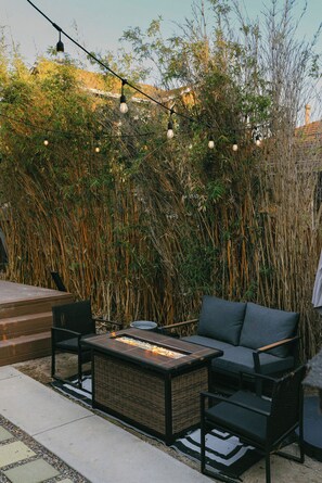 Terrace/patio - Family+Pet Friendly Parkside Home - Private Yard - Centrally Located (San Diego)