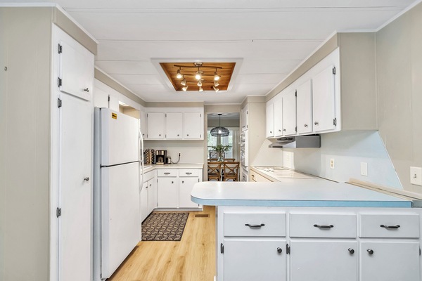 Frigorífic, microones, forn i placa de cuina