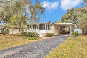 Exterior - Charming 2-bedroom home at Rainbow River in Dunnellon
PRIVATE RIVER ACCESS (Dunnellon)