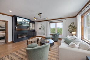 TV, fireplace, table football, stereo