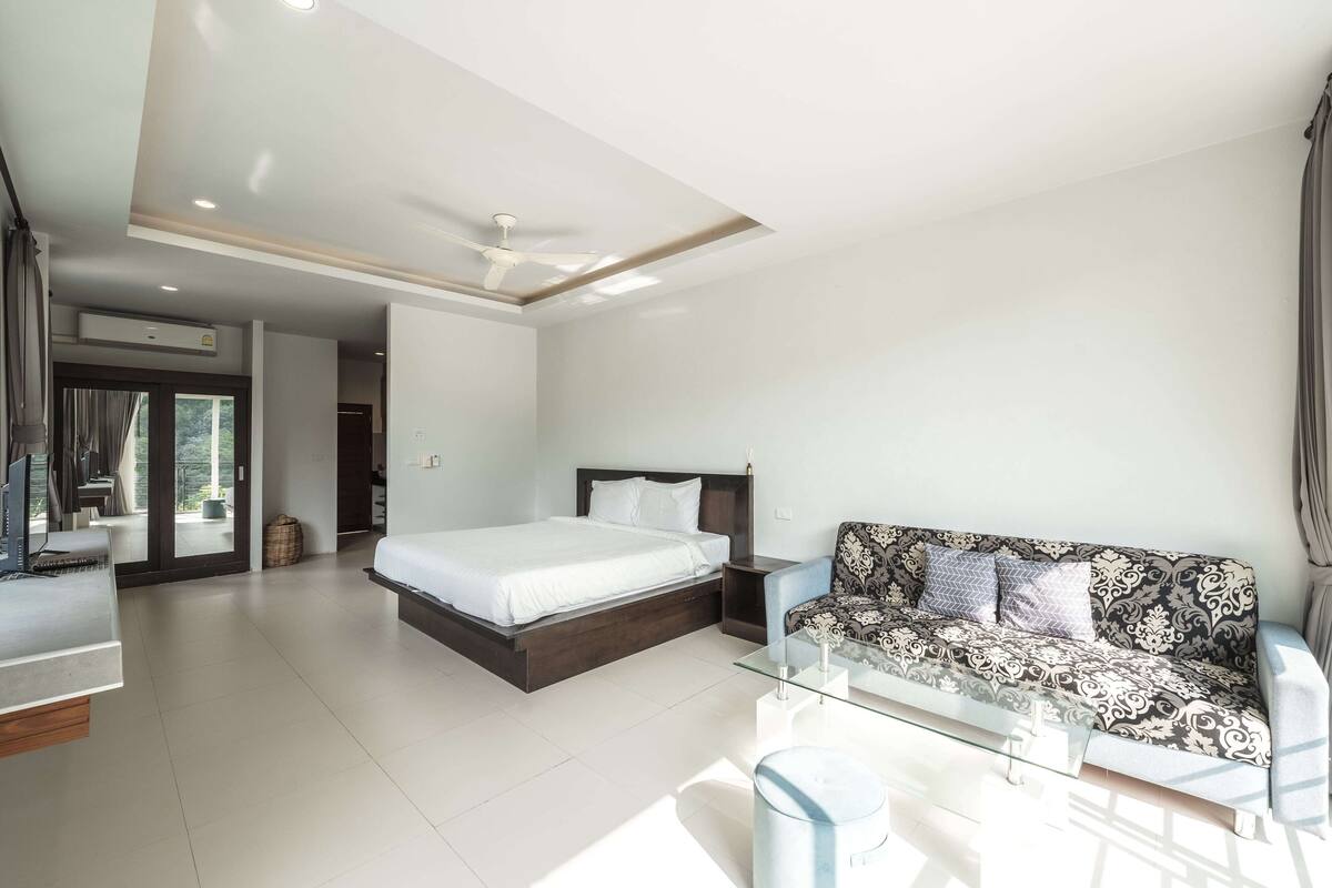Standard Apartment, Accessible (Calm and Spacious Studio View 2) | 1 bedroom, free WiFi