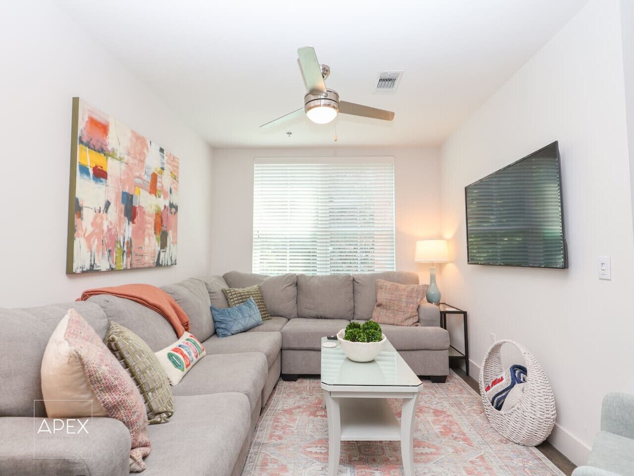 The Houston at 514 - 2 Blocks from the Square!