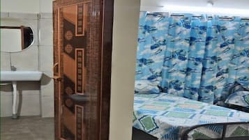 Basic Twin Room | Free WiFi