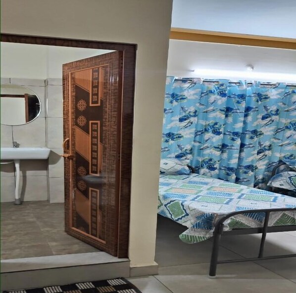 Basic Twin Room | 1 bedroom, free WiFi