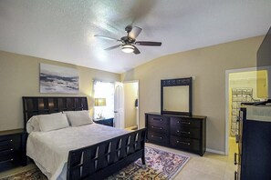 3 bedrooms, iron/ironing board, free WiFi, bed sheets - Charming Port Charlotte 3/2 pool home - Little Bit Of Heaven (Port Charlotte)