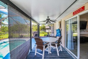 Outdoor dining - Charming Port Charlotte 3/2 pool home - Little Bit Of Heaven (Port Charlotte)