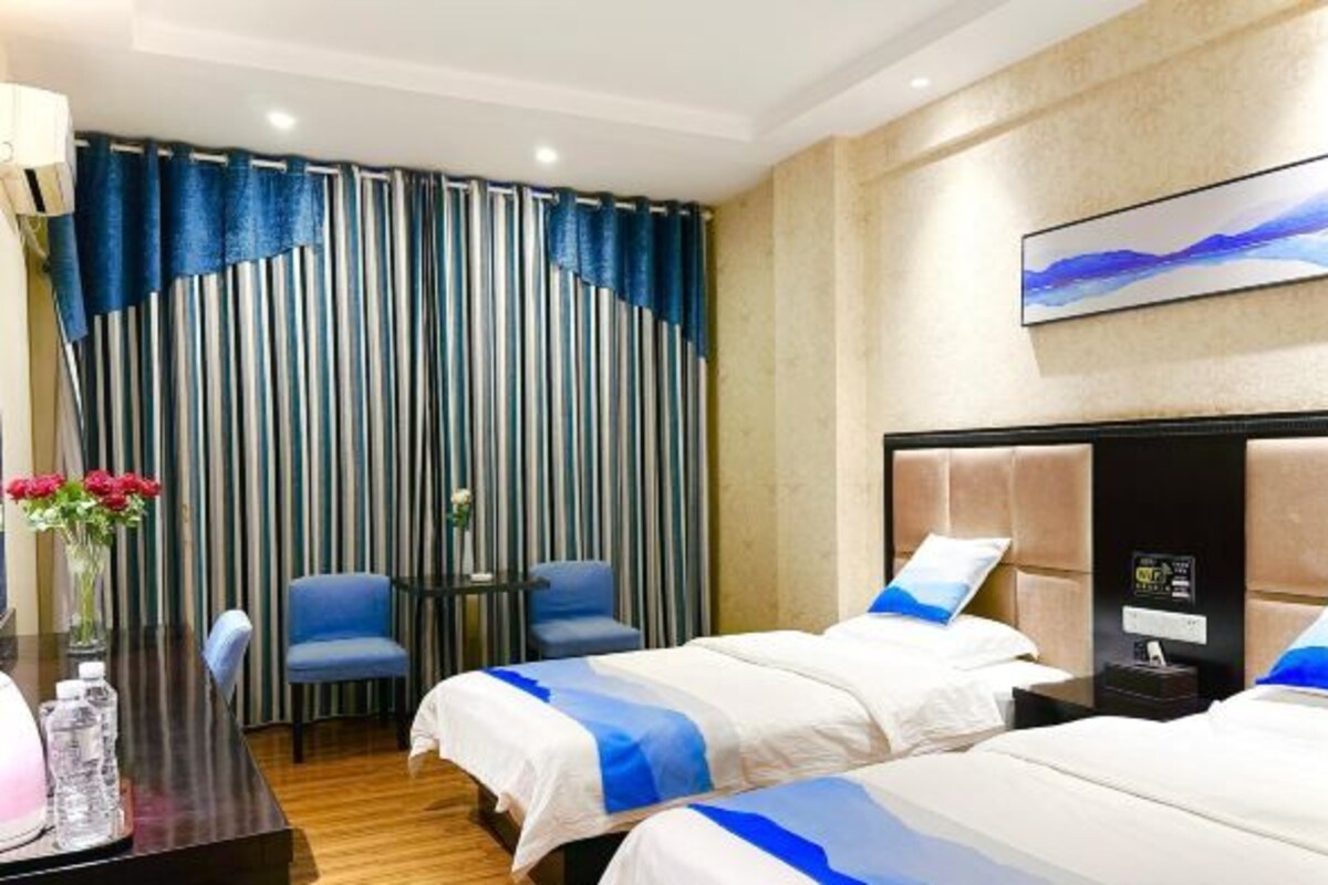 Business Standard Room