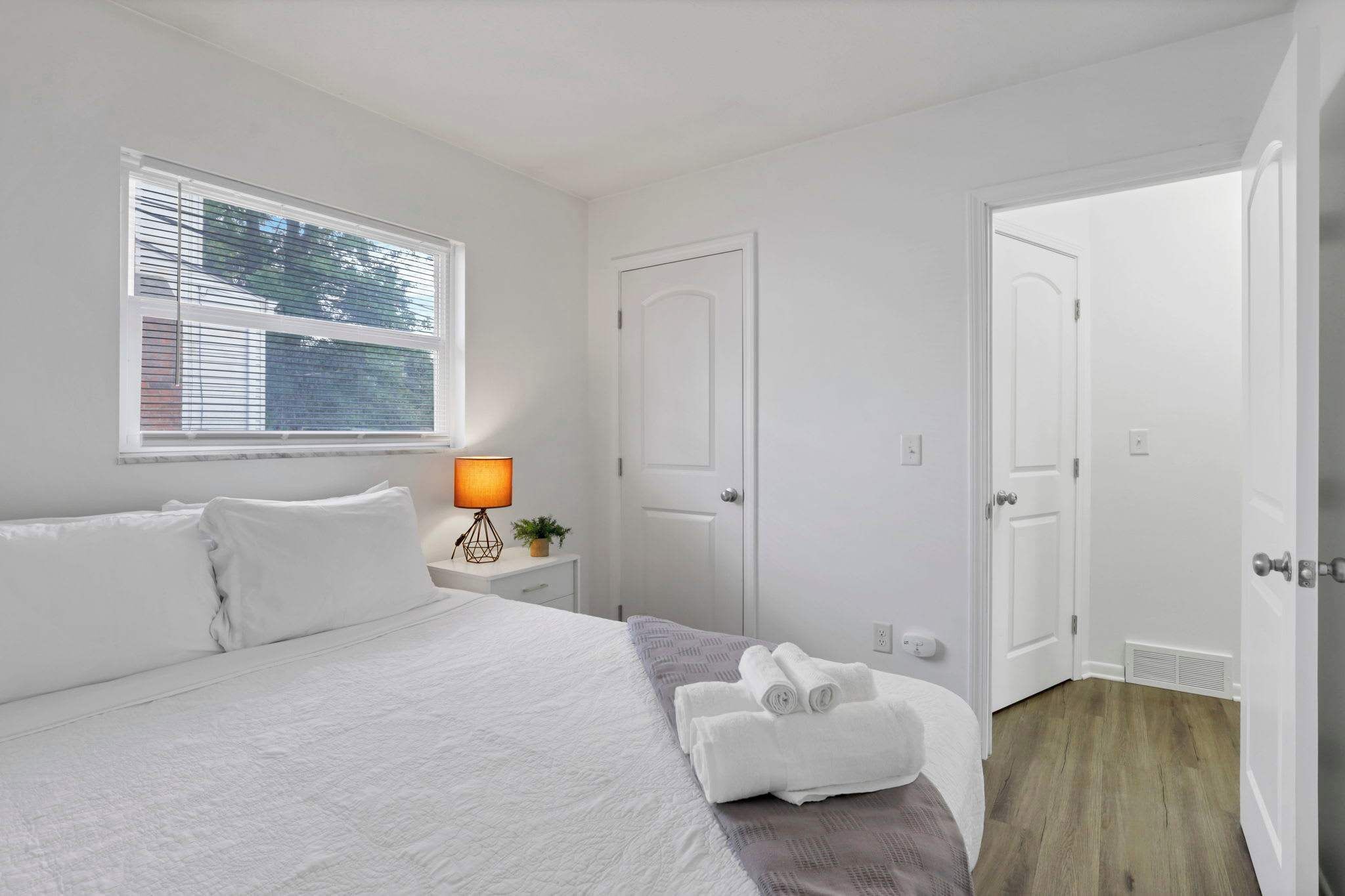 2 chambres, fer et planche à repasser, Wi-Fi, draps fournis