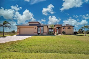 Exterior - Serenity | Canal View | Dock | Pool | Spa | Lounge (Port Charlotte)