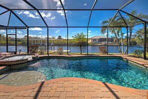 A heated pool - Serenity | Canal View | Dock | Pool | Spa | Lounge (Port Charlotte)