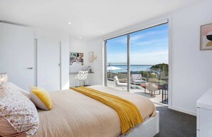 5 Schlafzimmer, Schreibtisch, Bügeleisen/Bügelbrett, WLAN