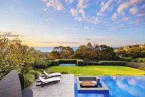 Pool - Point Haven Solar Pool, Basketball Court & Views (Mount Martha)