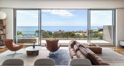 Point Haven Solar Pool, Basketball Court & Views