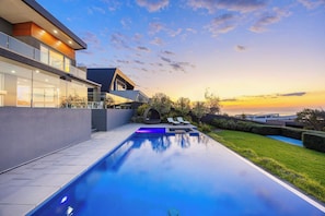 Pool - Point Haven Solar Pool, Basketball Court & Views (Mount Martha)