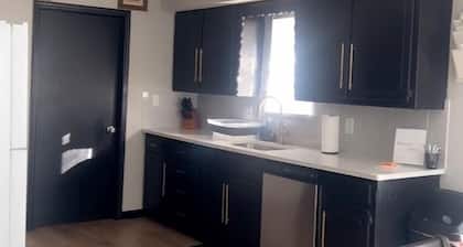 Charming 4-bedroom farmhouse with WiFi, AC in welcoming Spencer