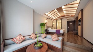 Four Seasons Urban Room | Premium bedding, down comforters, pillowtop beds, free minibar - SSAW Boutique Shanghai South Xuhui RiYueGuang (Shanghai)